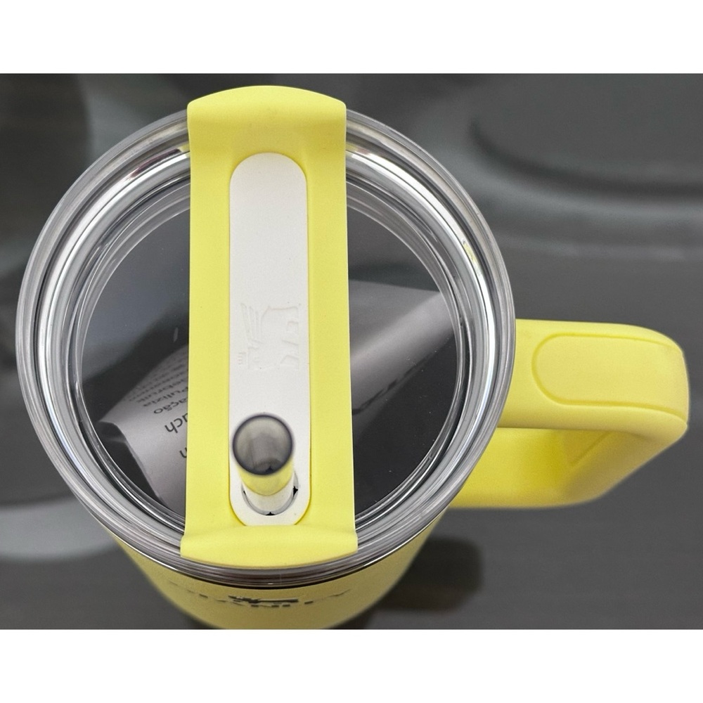 Stanley Quencher H2.0 FlowState Tumbler 40oz, LEMONADE - Picture 3 of 4